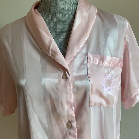 🌈 3/$20 Vintage 90s pink satin short shirt nightgown - Picture 4 of 7